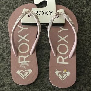 Woman’s roxy sandals